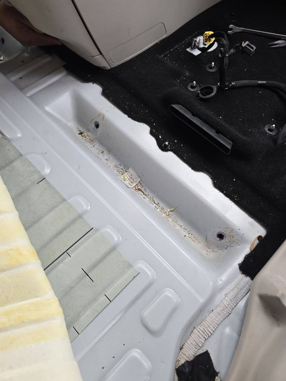 السلام عليكم ورحمة الله وبركاته
باسفيكا ٢٠٢٣ هايبرد بانزين شحن
المواصفات فول عدا الفتحه  ومعروفه مواصفات مالها 
ما يحتاج اذكرها 
رقم كركوك انكليزي بأسمي تحويل مباشر 
خلال ٣ ساعات تستلم سنويه بأسمك 
ارضيه مغلف جلد 

السيارة داخله تقرير فقط وشرط مي ما داخل بيها ولا زنجار ولا املاح انطيها الك وكاله 

والباقي مكفولة من الحادث والصبغ والتعديل والتبديل والرصعات 
والصور كدامك وانت احكم بيها حظ وبخت

السعر ٢٥٥ وبي مجال بسيط 
مكان السيارة كركوك 
***********
