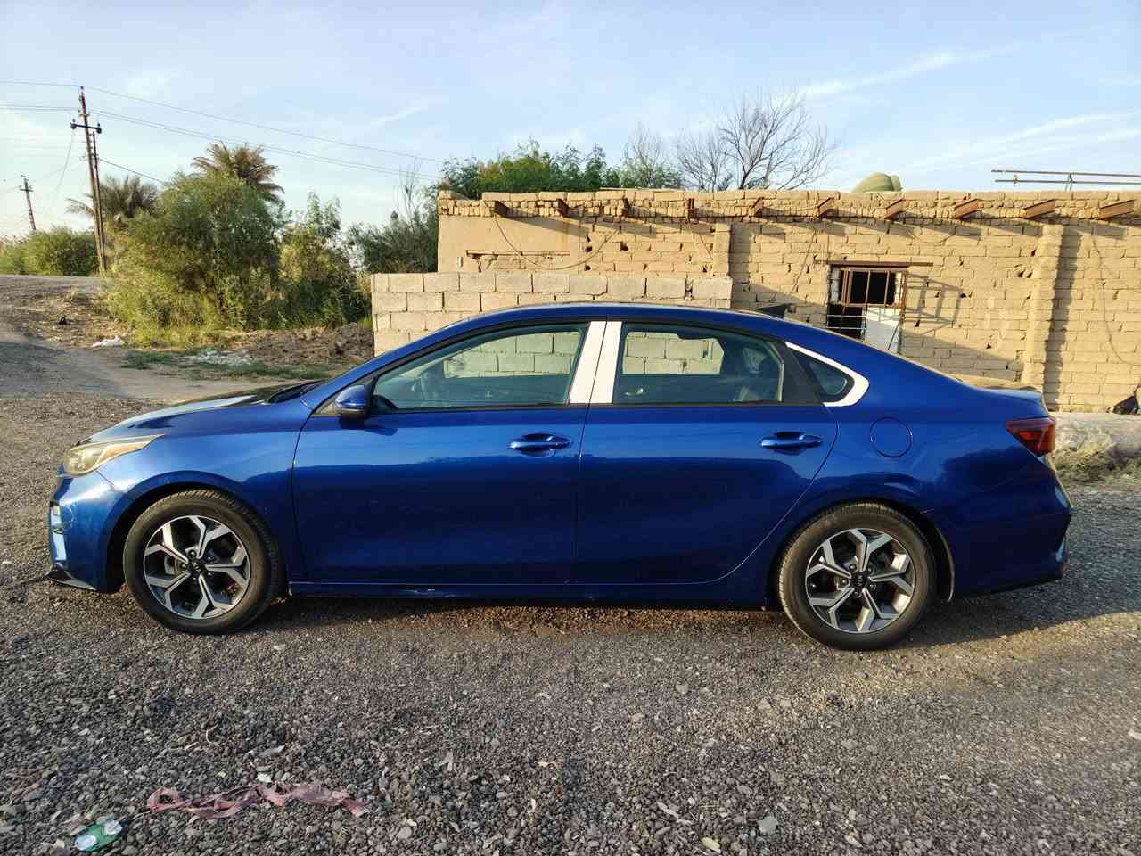 السلام عليكم للبيع كيا فورتي موديل 19 بأسمي 
حادثها جاملغ وبنيد مبدلات وبيها ضرر بالعراق بين باب الامامي والخلفي جهة اليمنى بسيط محرك 2000 دوش للااستفسار ***********
