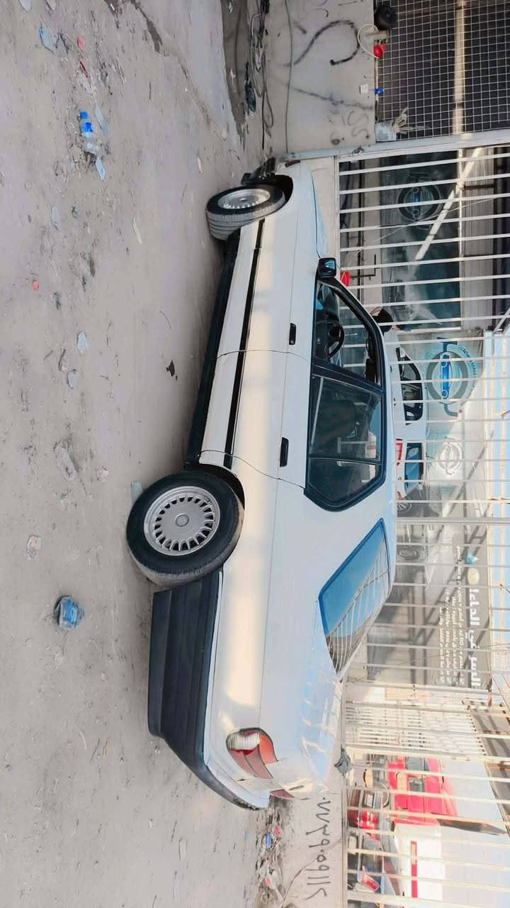 السلام عليكم للبيع بي ام دبليو حجم 735رقم شمالي تحويل ثاني يوم سياره حلوه وكاملا من كلش تبريد ثلج كهربائية كله جاهزه سعر 33وبيه مجال مكان السيارة واسط العزيزيه رقم هاتف صاحب السيارة *********** علمن اني مكلف بلنشر
