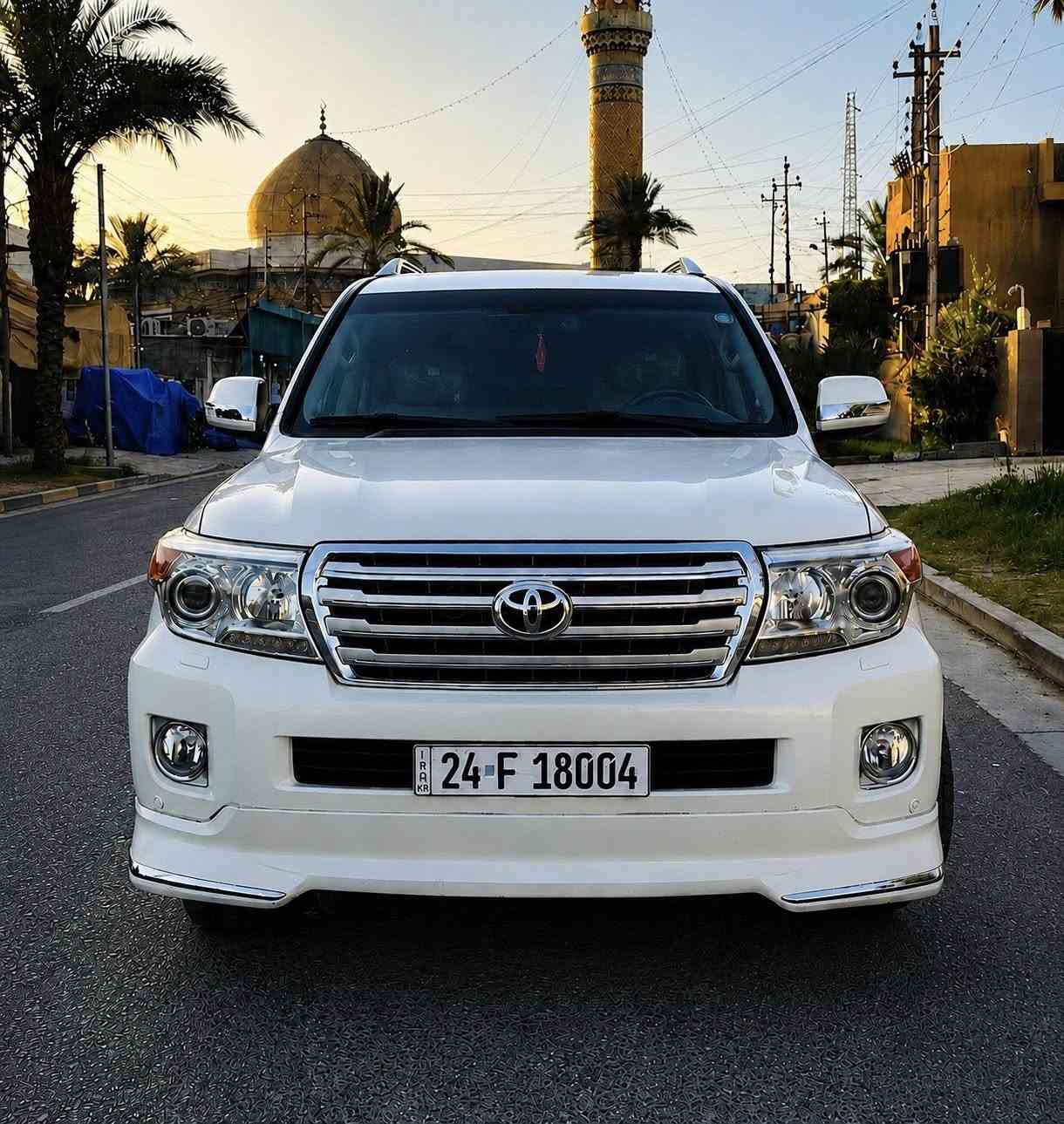 الـسـلام عـلـيـكـم
للبيع لاندكروز 2013 VXR
السيارة كفالة عدا الدعامية 
فـول مـواصـفات اعلى فئة ( محرك مواصفات لكزز )  
 محرك V8 سعة 5.7 
* 8 مقاعد
* جلد فاخر
* تبريد وتسخين للمقاعد الأمامية
* ذاكرة للمقاعد
* فتحة سقف
* شاشة ملاحة
* كاميرا خلفية
* بلوتوث
* نظام صوت JBL 
* ثلاجة وسطية في بعض نسخ VXR 
* دخول وتشغيل بصمة
الأمان
* مانع انزلاق
* وسائد هوائية متعددة
* مساعد نزول المرتفعات
* حساسات أمامية وخلفية
* كاميرا خلفية  
بعد هواي مواصفات
عنوان بغداد الكرخ
رقمي ***********
الـسـعـر 360 وبية مجال بسيط للشراي
