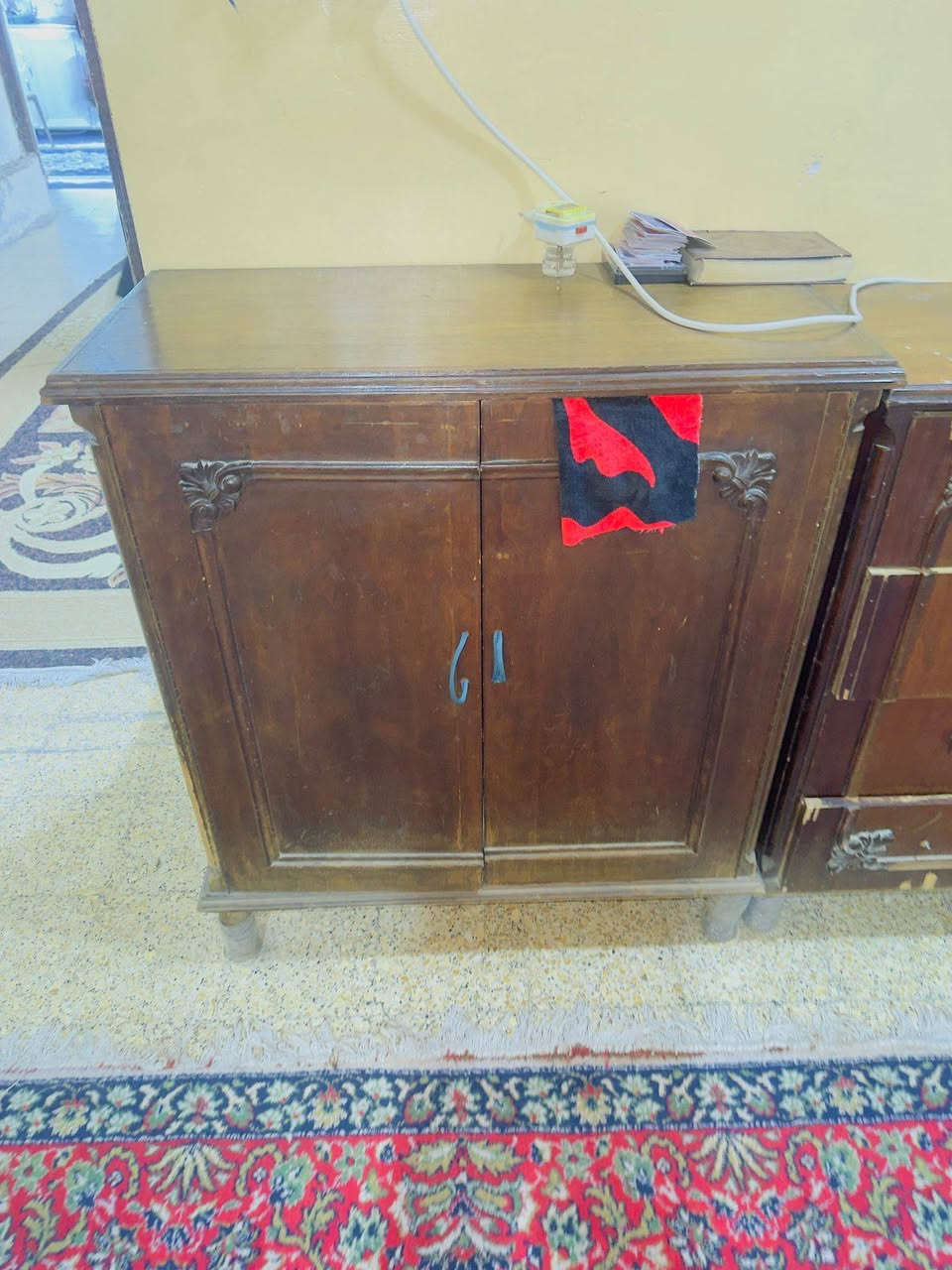 متاح تخت +ميز تواليت +كمدينه +مجرات يعني غرفه بدون قنصور خشب ثقيل واضحين بل صور ب١٥٠ الف وبيهم مجال شراي ادفع سعر


**إذا كنت صاحب هذا الإعلان وتريد حذفه لأي سبب، رجاءا أرسل رسالة إلى الدعم الفني**