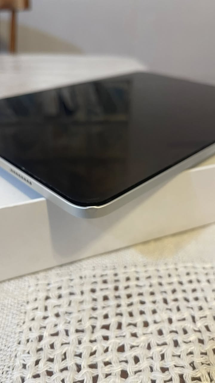 للبيع: iPad Pro
11 انج
M2  معالج
ذاكرة 128 
شرق اوسطي (قبل سنة طلع من الضمان) يعني جديد. واستخدامه شخصي، للقراءة فقط وليس الالعاب، ونسبة البطارية عالية. 
مع قلم ايباد 2 اصلي ابل
بي فقط هاي الطعجة بالزاوية. 
شاشة وبدي نظيف تماما
ممفتوح والا بي تصليح.


**إذا كنت صاحب هذا الإعلان وتريد حذفه لأي سبب، رجاءا أرسل رسالة إلى الدعم الفني**