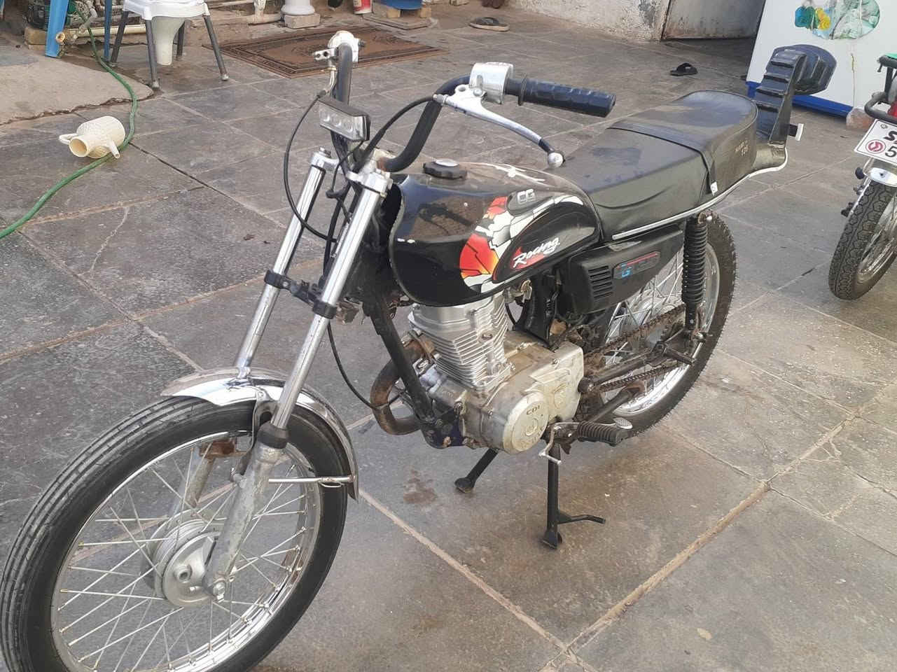 السلام عليكم دراجه للبيع شاصي موديل 19 اوراق اصولي دراجه اغراض كله جديد بالكامل غرض ماكينه موديل 21 دراجه حلوه وجاهزه مكان واسط قضاء الحي والسعر 600 وبيها مجال الاتصال على الرقم***********
