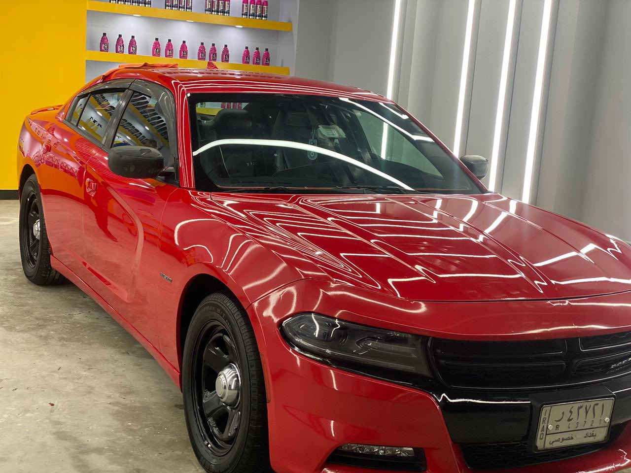 السلام عليكم جارجر 2018 هيمي حادثها قطعه وحدة فقط جاملغ امامي شبر واحد صور الحادث موجوده سياره مكينهV8 خير من الله كير ومكينه والسياره بيها منظومه غاز80 لتر سياره ناعمه وحلوة ومواصفاتها معروفه كشناتها جلد حضن مابيها اي نقص سعرها 190وبيها مجال 
للاستفسار ***********
***********
