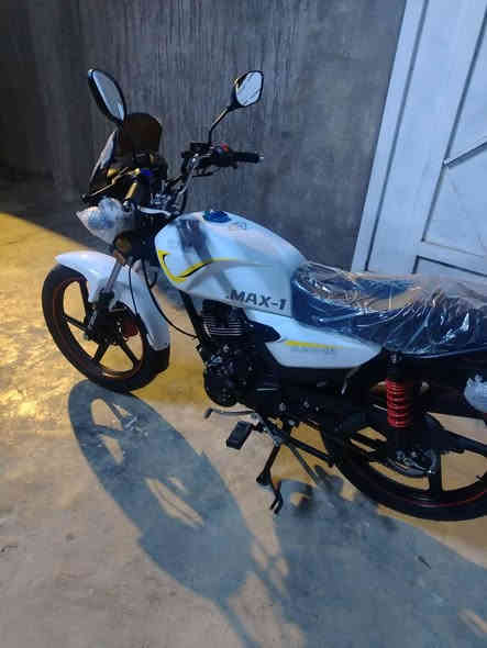 مكلف بالنشر 
سلام عليكم اخوان دراجه ماكس سولنك موديل 2025 زيرو  محرك 200 بدون اوراق شاشه الكترونيه.  
سعر دراجه مليون و 300 الف وبيهه مجال بسيط لاستفسار لصاحب دراجه رقمه. 
*********** ابو رسل
