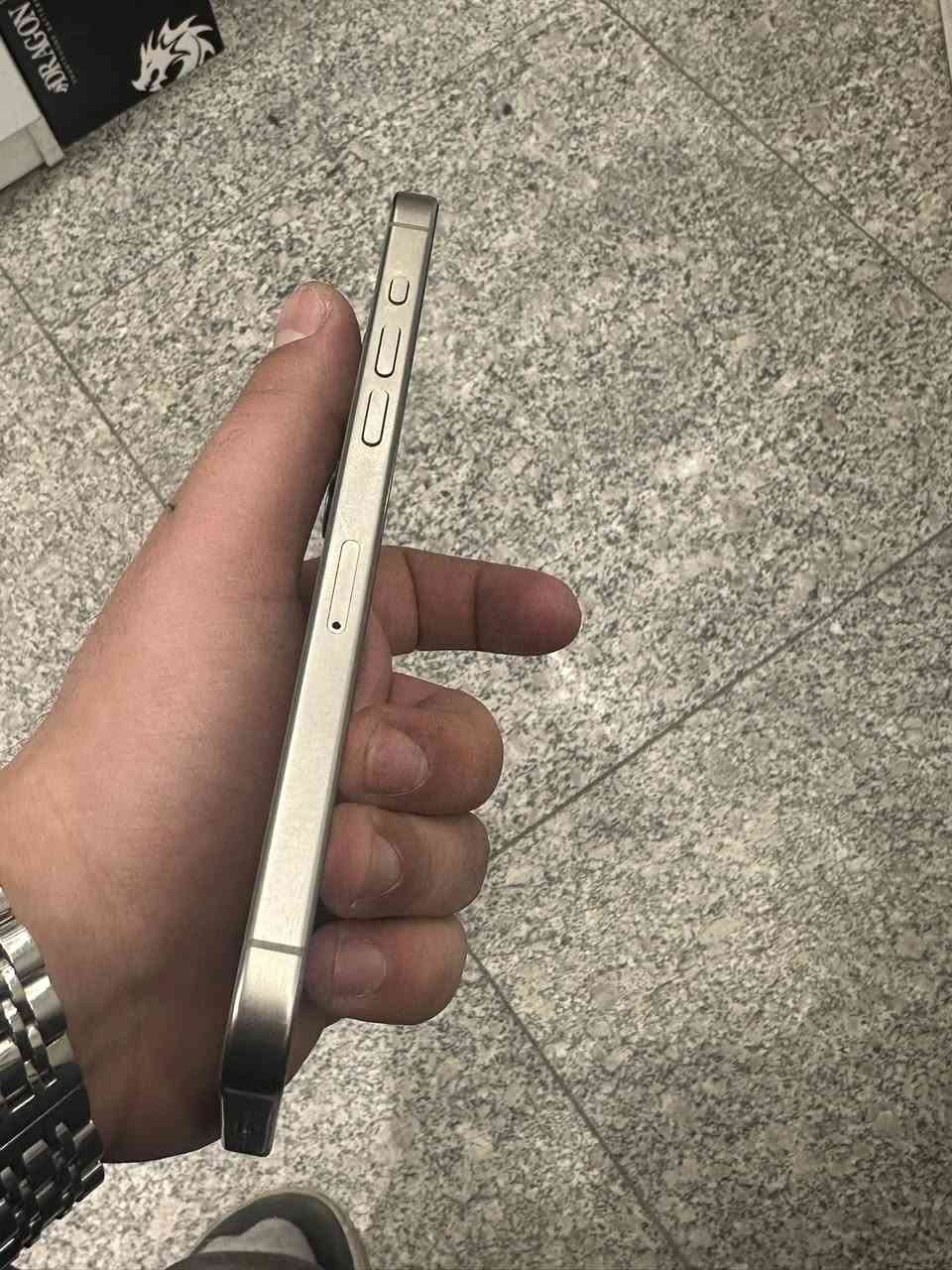 15 برو ماكس للبيع
ذاكره 256 
بطاريه 95 
الجهاز  مستبدل شاشه اصليه تفصيخ(( اصلي تفصيخ ))
السعر 775 الف 
***********
