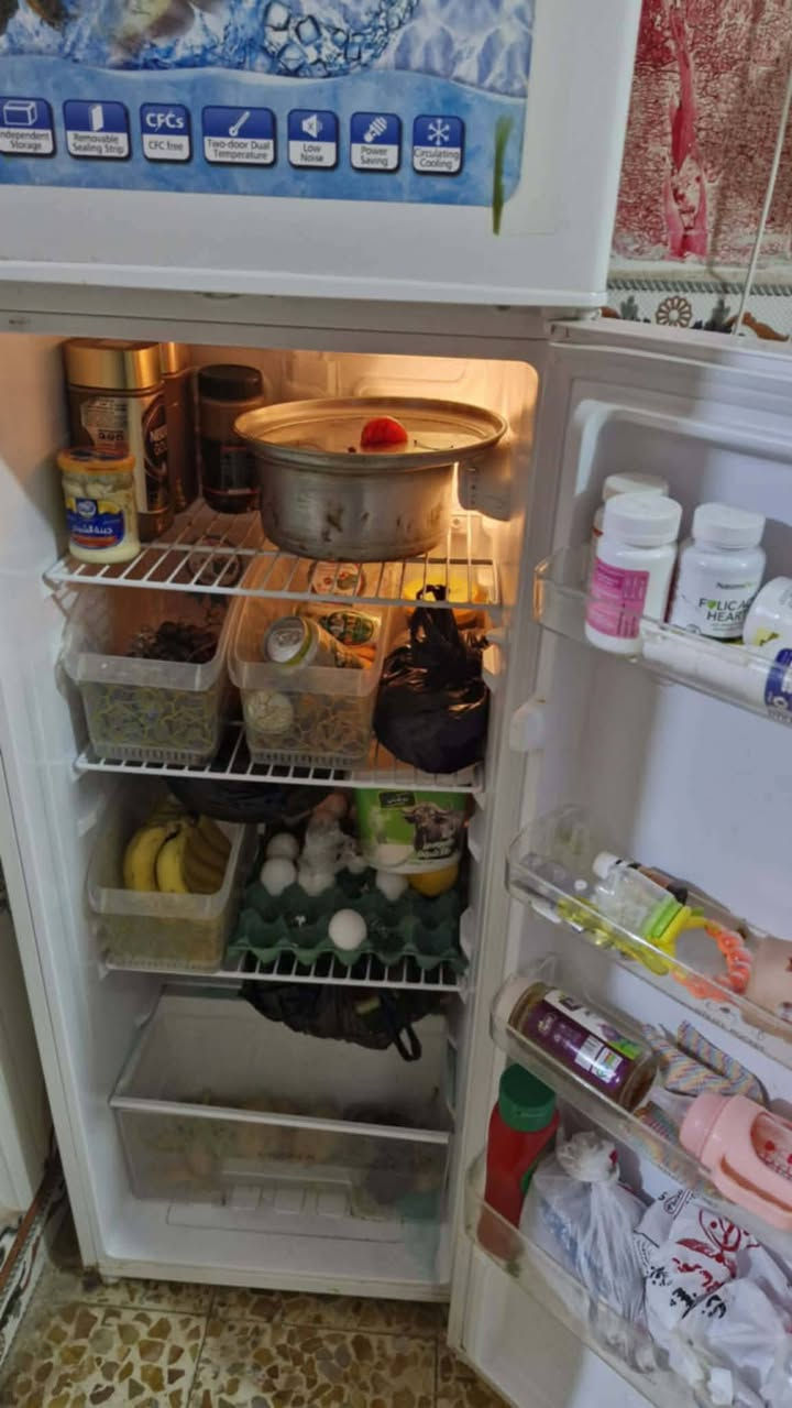 ثلاجه للبيع نظيفه جدا استعمال قليل شرط الفحص ب275بيهه مجال استفسار ***********
