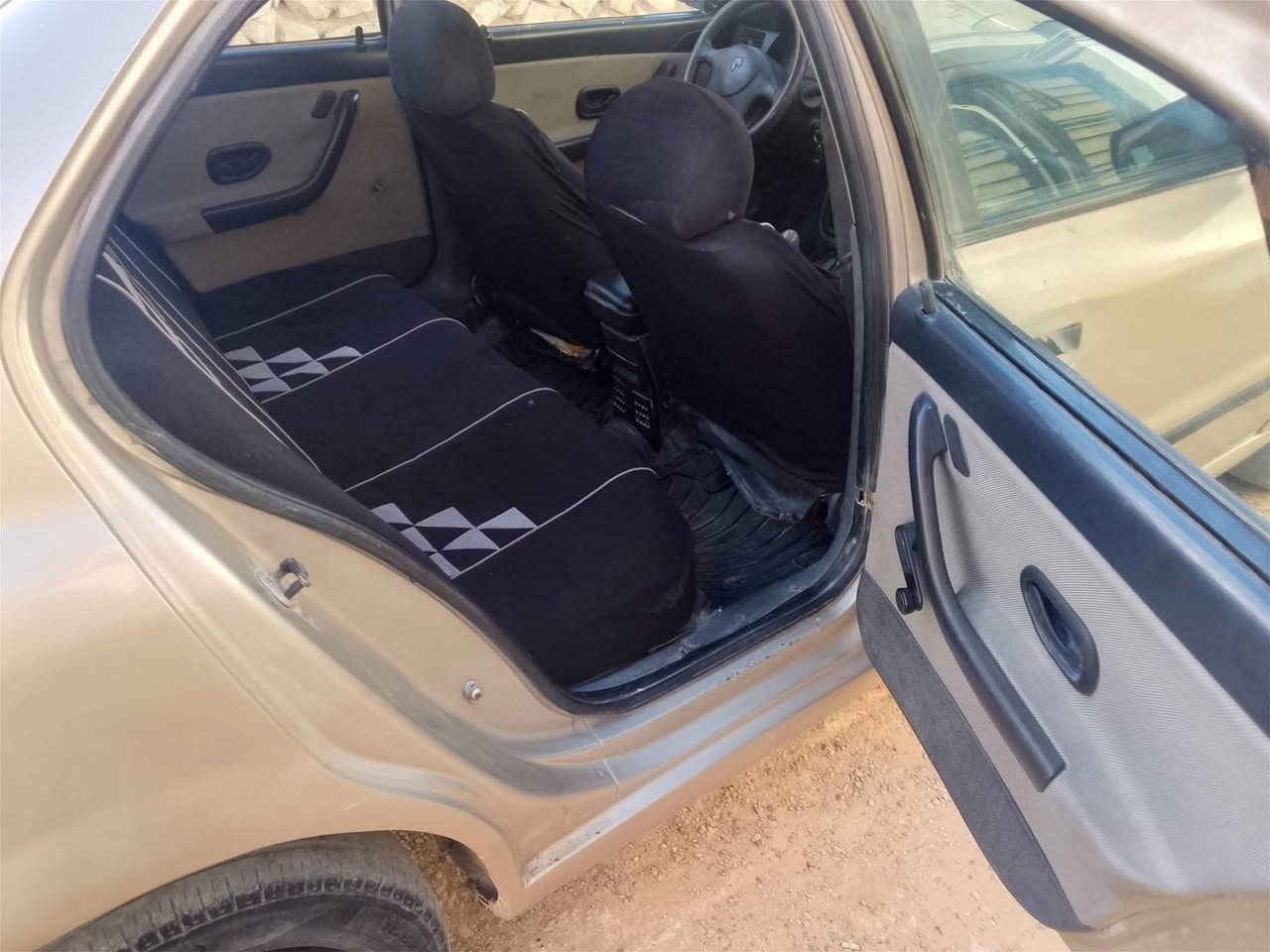للبيع سمند موديل ٢٠٠٩ كير مكينه حداديه تبريد شرط بالكرتون تبريد ثلج  كهربائيات كله شغاله بيه دحجه خفيفه بالجاملغ الوره وبيه رشات صبغ مداور ثاني يوم سعر ٢٨ وبيه مجال عنوان نجف كوفه الاستفسار اكثر ***********
