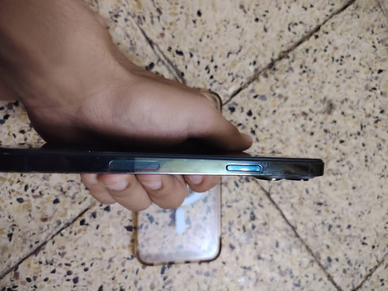 السلام عليكم
ايفون 13 برو ماكس ذاكره 128 
بطاريه 100 مبدله اصليه 
ومبدل شاشه ارقه نوعيه 
الجهاز نضيف لون زيتوني 
السعر 450 وبيه مجال بسيط


**إذا كنت صاحب هذا الإعلان وتريد حذفه لأي سبب، رجاءا أرسل رسالة إلى الدعم الفني**