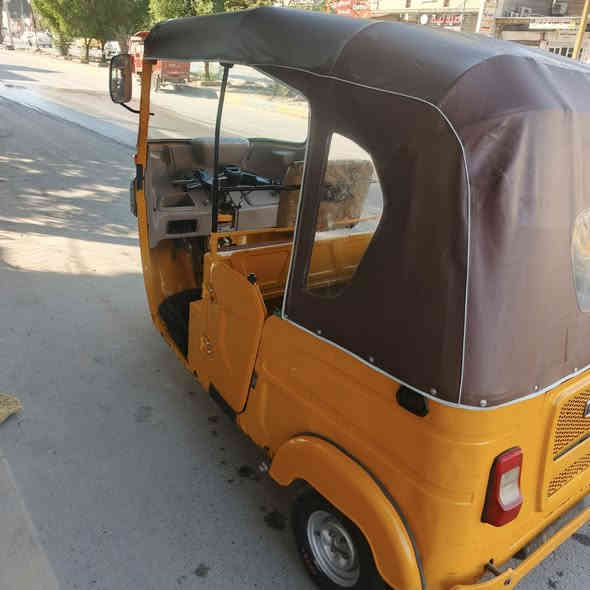 تكتك لبيع موديل 2021 مضيفه وحلوة جاهزة كبل للشارع اوراق كاملة السعر5400 وبيها مجال حك الجيه مكاني بغداد رقمي ***********
