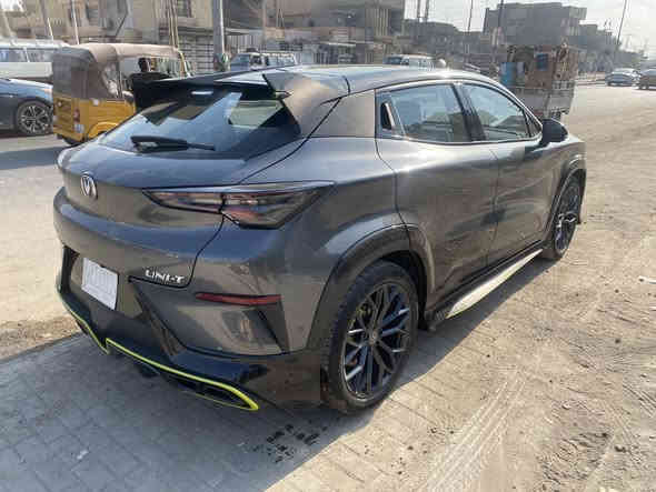 شجان جان يوني تي 2024 
السيارة بحالة الوكالة بدون صبغ 
السيارة بمحرك 1500 تيربو 
كت رياضي مواصفات فووول 
ركن ذاتي 
قيادة ذاتية 
قيادة عن طريق الريمونت 
كاميرات 360 درجة ب 6 كاميرات 
رادار امامي وخلفي
بصمة 
بانوراما 
جلد 
جنطة كهرباء 
شاشه 
شاحن وايرليس
***********
مكاني حي الجامعه
