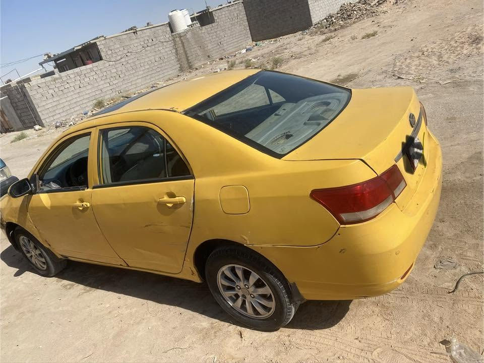 سلام عليكم بي واي دي موديل ١٣ سياره فول بصمه فتحه مري شفط جلد سياره مكينه وكير حداديه شرط كير عادي. سياره الماني تبريد شغال  سعر ٢٤ وبيه مجال *********** مكاني نجف لموشراي ادعيلنه برزق
