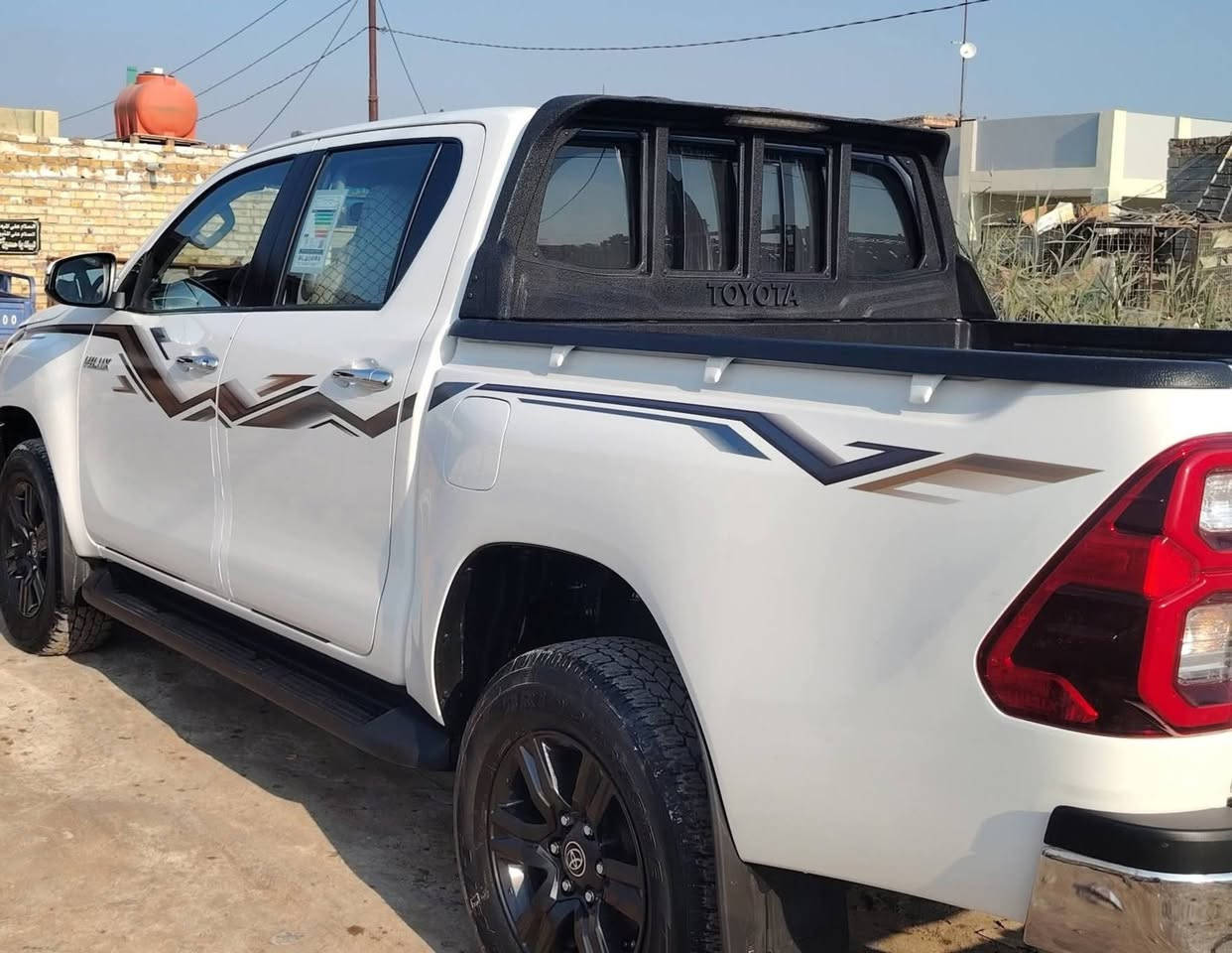 سلام عليكم
هايلوكس فورويل2024 كير واتماتيك سياره جديدة كارتون مكفوله كفاله عامه ماشيه 22 ألف وضع شركة مكينه كير جديد تبريد ❄️ مواصفات فول كويتي دواخل صاج  رقم قادسيه دولي مشروع وطني عنوان الدوانيه


**إذا كنت صاحب هذا الإعلان وتريد حذفه لأي سبب، رجاءا أرسل رسالة إلى الدعم الفني**