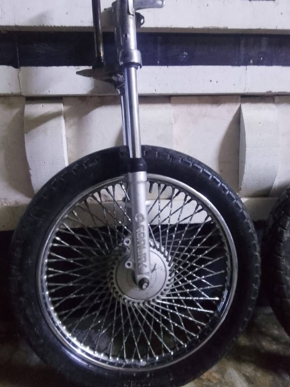 سلام عليكم غراض ايراني للبيع ويل سيم كامل 25ويل كب خلفي كامل 30 صالنصه جعره 15 مكينه تايكر بيهه تبخير ب40 شاصي السعر 50مكاني بغداد الشعب ***********
