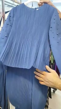 شروة فساتين نسائية • سريات نظامية ومكسره • ١٥٠قطعة