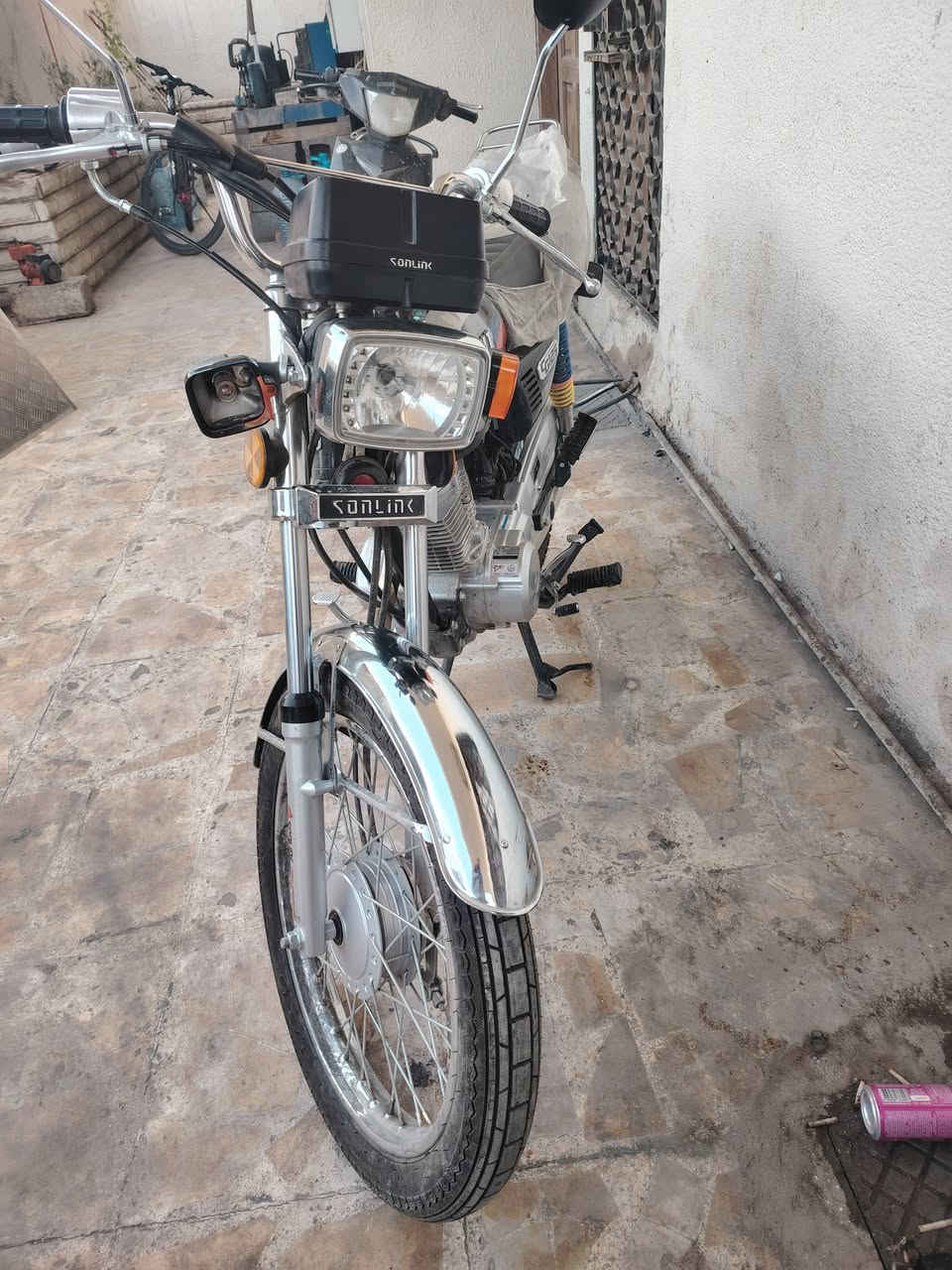 دراجة ناما ايراني
قبل شهر من اشتريتها جديده اخذتها
واحتاجيت واريد ابيعها
ماشية الف
دراجة جديييييدة من كلشي
سعر 550 وبي مجال لليشتري لان متوازي على فلوس اخوتي
***********
اوراقها موجوده
