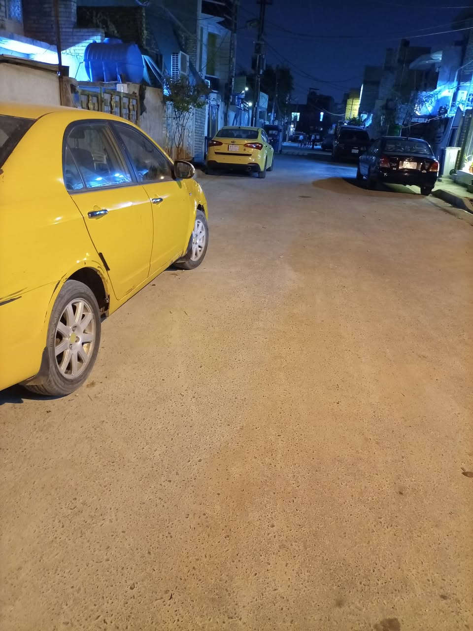 السلام عليكم بيت زراعي اربع شوارع بمحذات السياج الكونكريت منطقه كلها تبليط مجاري ماء كهرباء كل الخدمات مساحه البيت 120مترالبناء قاط ونص طابوق ارضيه كاشي ايراني داخل سيراميك هندي واجهه سيراميك سطح اشتايكر  للستفسار ***********
