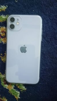 ايفون 11 عادي دبل للبيع ذاكره 64 مبدل شاشه فيس ايدي شغال بطاريه 82 اصل...