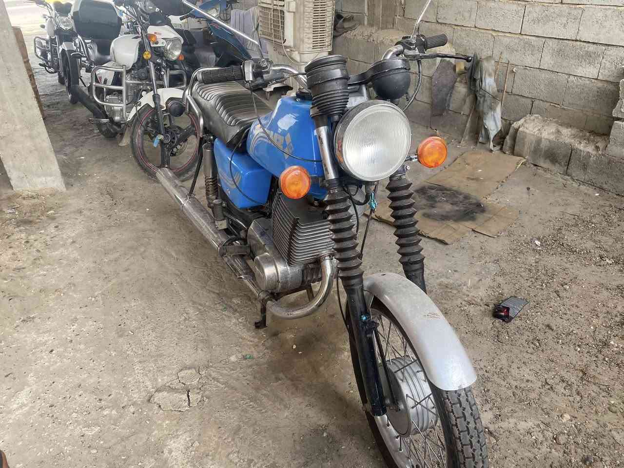 السلام عليكم دراجه MZ82 الكير كايم الدراجه نضيفه فقط لحيم بل خشم السعر 2500 وبي مجال
***********
