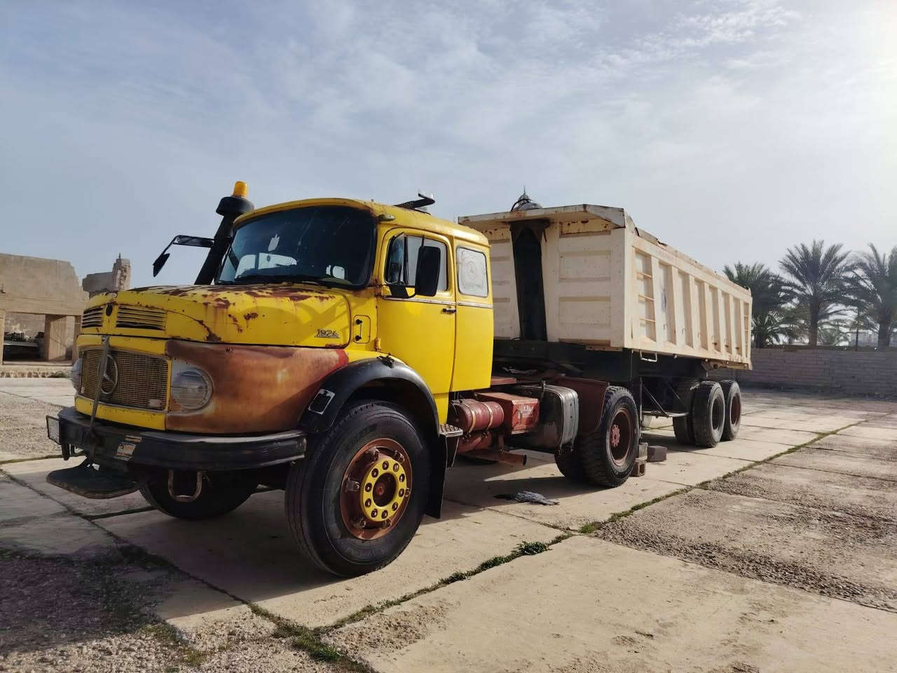 السلام عليكم قجمه راس وعربانه لبيع موديل 81 سوبر كير ١١١تخم تاير جاهزه تريد راس وعربانه تريد بس راس رقم بغداد مشروع وطني تحويل مباشر الفلوجه معرض السلمان ***********ابوديمه
*********** ابواحمد
