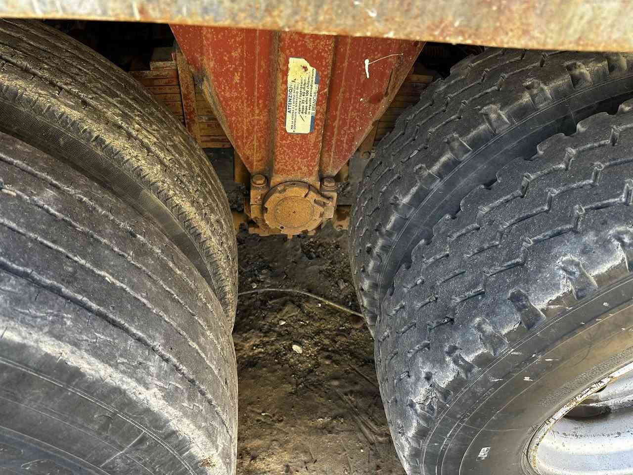 سۜلۛامۘ علۛيۧكَمۘ
نساف للبيع مكفوله  دناكير 16 جدد  تايرات نص عمر هاذه رقمي ***********
