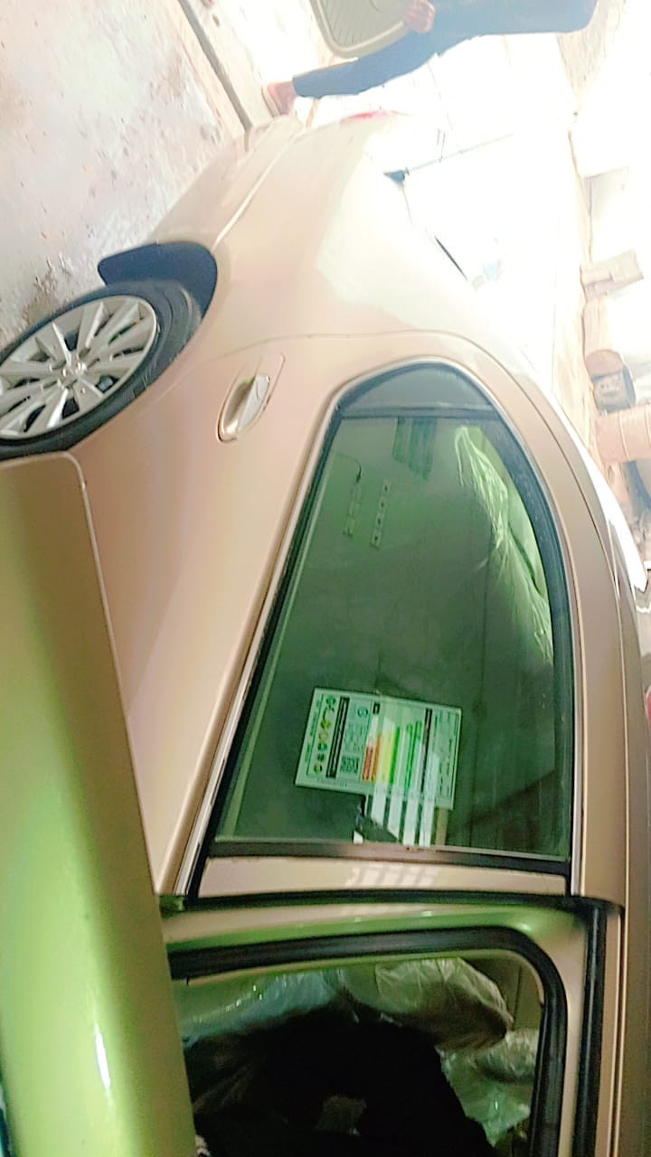 السلام عليكم نيسان مكسيما 2003 مصبوغه حزام اثر جراد وموجود سنوار تبريد ثلج تدفه سياره كامله خير من الله مكينه 3000 سته سلندر  تخم نوزل جديد بلكات جديده فيتبم صدر جديد سياره كامله بس ستر الله مضخم ودمام بل مسجل كلشي داخل السياره شغال لايت زنون السعر 63 وبيهة مجال للذراي مكاني ديالى شهربان الاستفسار علا الرقم ***********
