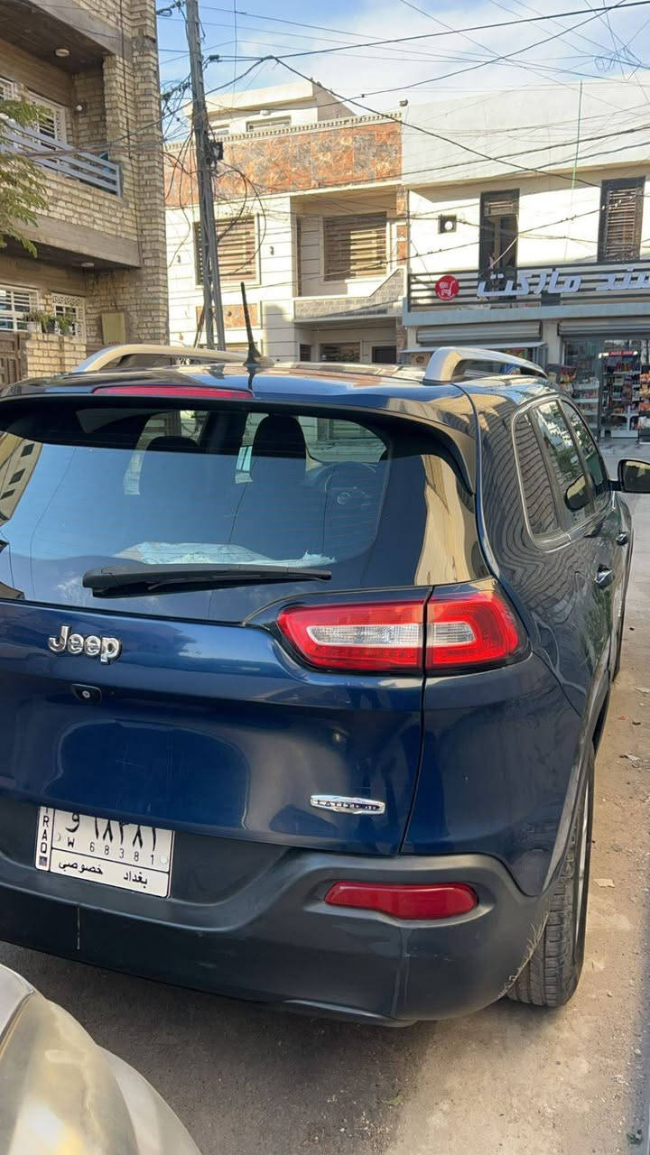 جيب شيروكي بزون موديل 2018 , مواصفات عادية امريكية حادث بسيط جدا بدون ايرباك مطاك
السيارة ماشية 92الف ميل , سعة المحرك 2400 اربعة سلندر ,  رقمها بغداد  
مكان السيارة بغداد حي الجهاد
السعر 10,900$ (109 ورقه)
موبايل : *********** بغداد, العراق
