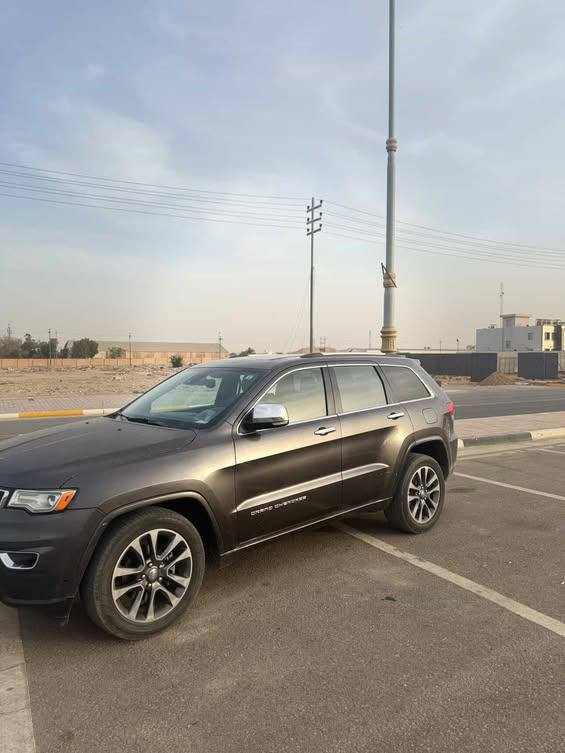 جيب اوفر لاند 2017  6 سلندر 3600 حادث موضح بلصور من امريكة  ماشية 70مواصفات الأوفر لاند معروفة يعني فوووول خنك للأخير ستيرن كشنات كهرباء جلد تدفئة تبريد حته المقاعد الخلفية ستيرن كهرباء + هيتر شاشة وتحكمات جكات تصعد وتنزل السيارة فور ويل شفتات ستيرن رادارات ومانع تصادم وحساسات خلفي وامامي وكامره مواصفاته متخلص سعره 165 ماكو هيج سعر أوفر لاند رقم كربلاء ومكانة كربلاء جاهزة ونضيفة *********** بي واتساب كربلاء, العراق
