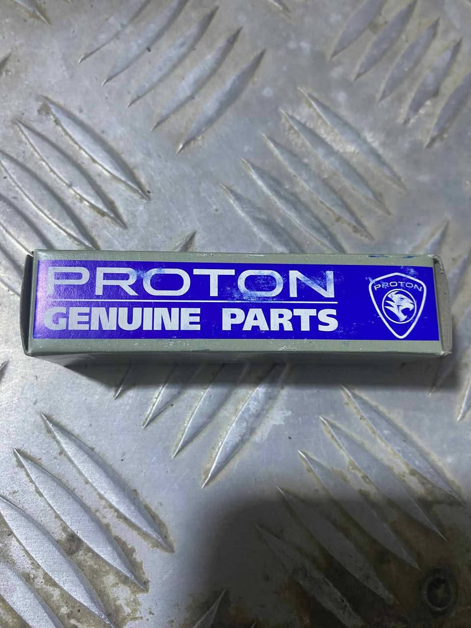 السلام عليكم عندي غراض بلكات وشمعات مال براتون اصليه للبيع
***********
