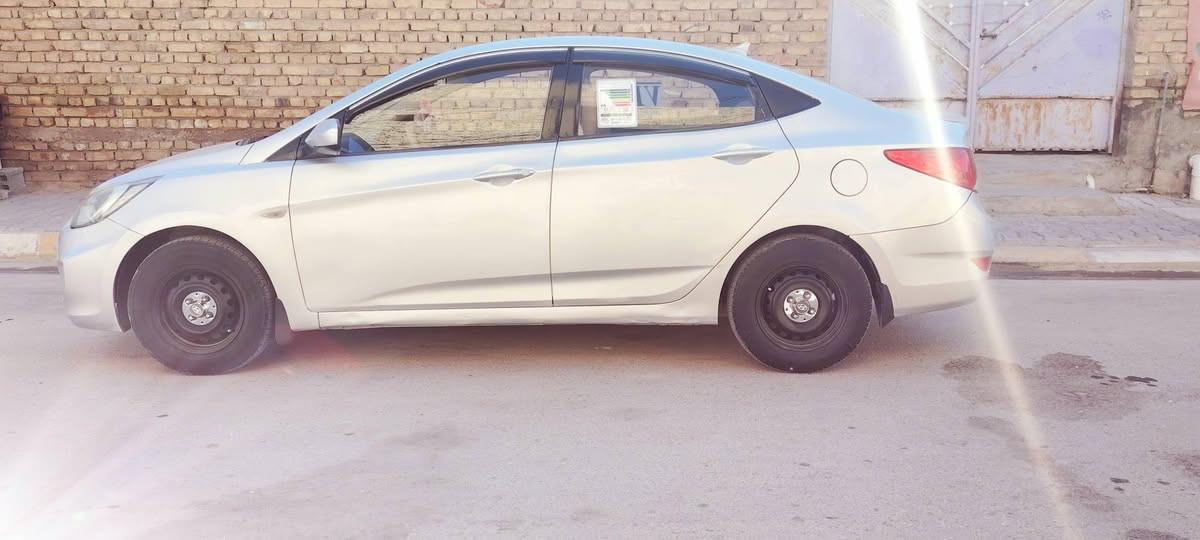 اكسنت هونداي مديل 2012 مكينة وكير وحدادية وتخم تاير جديد مكينة 1600 لاتنقيص ولاتبخير رقم واسط سنوية وهزه جديدة مصبوغه احزام اثر جراد مكفولة من الضربة والعيب الشرعي مكان السيارة واسط السعر ب 80 وبيها مجال حك الجية
***********
