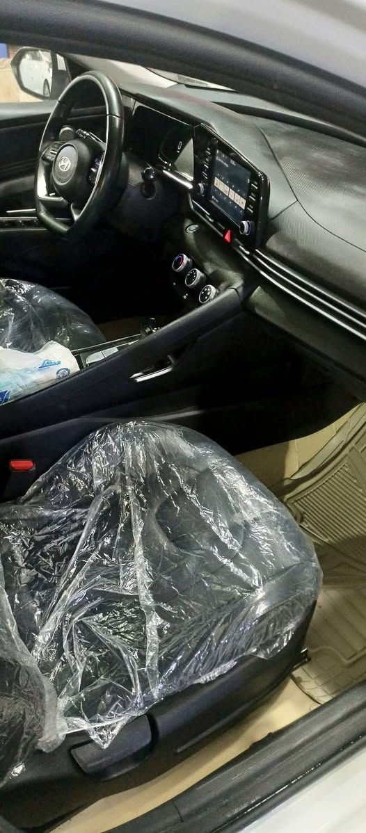 يتوفر في شركة زهرة عمان
طريق حله نجف خلف مطعم ثابت 
النترا خليجي تجميع صيني 

 🚨 السعر  145

.   ماشيه 45الف  

النترا.   2024   رقم أربيل   تحويل او وكاله        
      
                                              
    
المواصفات فوووول      .      محرك 1500
شاشه ديجتال 
بصمه                            جام عل ريمونت اوتو 
كشنات جلد 
هند بريك بصمه 
اوتو هولد           
فتحه سقف                   
محرك 1500دبل نوزل                            
حساس لايت 
حساس خلفي بلادي 
حساس أمامي بلادي 
تبريد قطعتين
كاميرا خلفيه بلادي 
جي بي اس
نضام تشغيل الكاميرات 
شاشه  كبيره اصلي ابل كار بلي 
نضام ترحيب مري شفط
نضام مود درايف إيكو وسبورت و عادي
تحكم ستيرن فول 
ويل كب كروم حجم 17
لد امامي نهاري
 شباك نيكل
مانع انزلاق
مانع انحدار 
لايت عدسات زنون 
ايرباكات
جهاز موازنه ABS

للاستفسار الاتصال

📞📞***********
