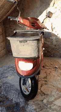 السلام عليكم دراجه مبطه للبيع اللي يريدها تعال الخاص كاروبيات شغال كلها اي عطل ما بيه وصوت محرك ناعم اذا اكو واحد يريد مراوس مع دراجه فراشه نظيفه وانت فوق فلوس .***********.  ***********
