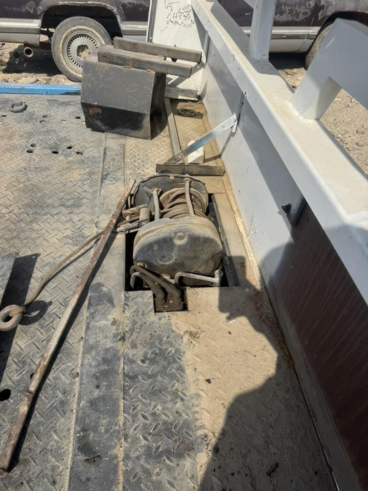 للبيع بدي نزال ياباني طوله 6 متر وعرضه 235 جاهز للعمل ***********
