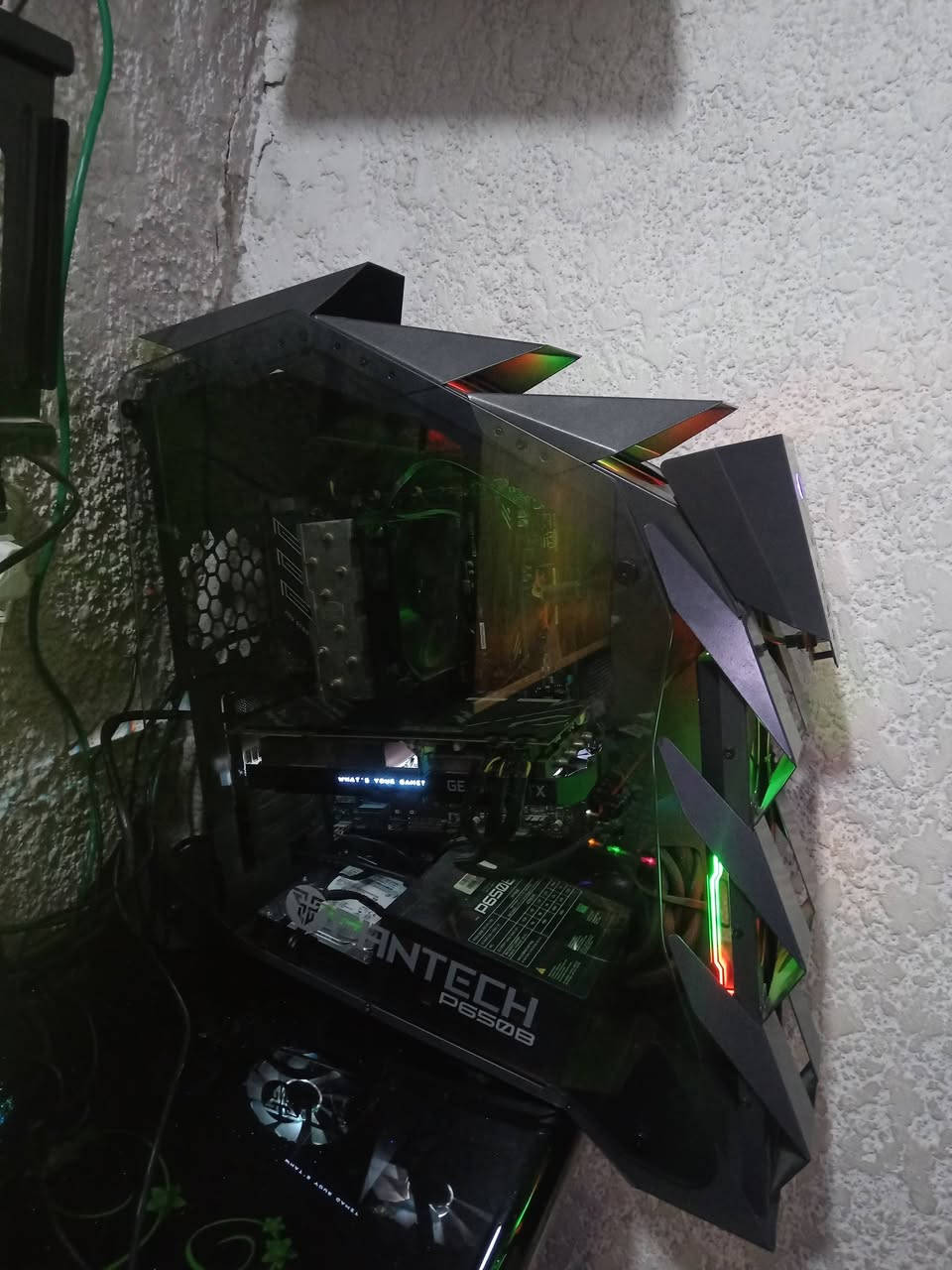 شاشاحجام ٢٤ داقه ١٩٠ هيرتاز
z390-A pro مذر بورد 

Ram16gb ddr4

Cpu core i7-9700kf 8 core

Hard 1T +m.2 ssd 120gb

Psu 650 watt

Rtx 2070 super.

مكاني بغداد السعر مليون 200 وبيه مجال رقم ***********
