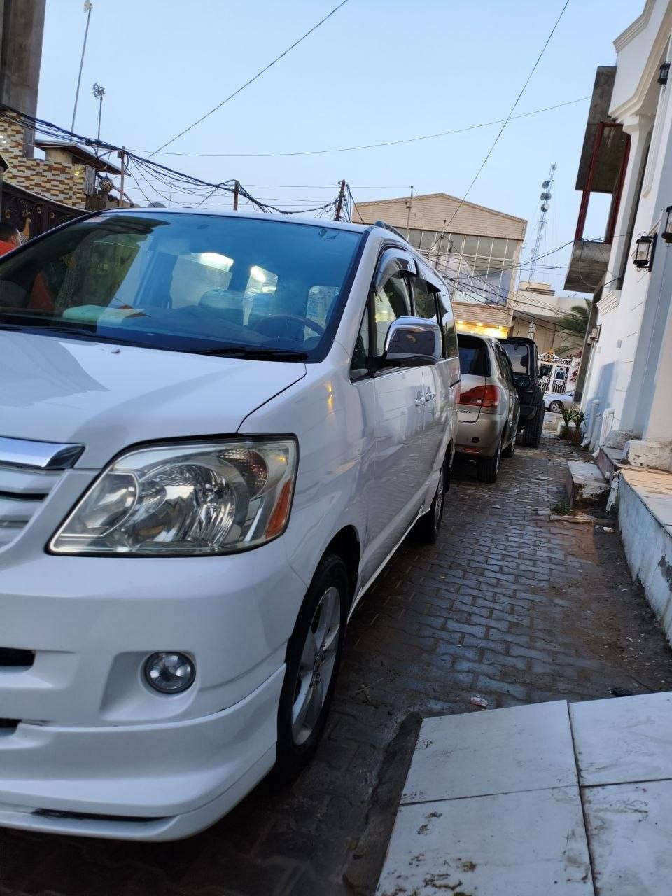 السلام عليكم ورحمه الله
لبيع نوها موديل 2005 
رقم نجف دولي بسمنه تحويل ثاني يوم تو ويل 
السياره كفاله عامه ما عده الصبغ مصبوغه احزام للجماليه السياره تحويره جديده هستونه عايديه بيه
 مكينه وكير بل كارتون  تيربو 2400 
كشنات جلد 7 راكب 
تحكمات مري 
السياره لحايه ويل 16 تخم تاير جديد حداديه جديده 
تبريد 3 قطع ثلاجه شاهد الله السياره فول ما عده الفتحه 
شاشه تاب السياره  جديده 
وجاهز من كل شيء 
السعر 115 وبيه مجال 
لستفسار ***********
العنوان النجف الاشرف قضاء المشخاب
