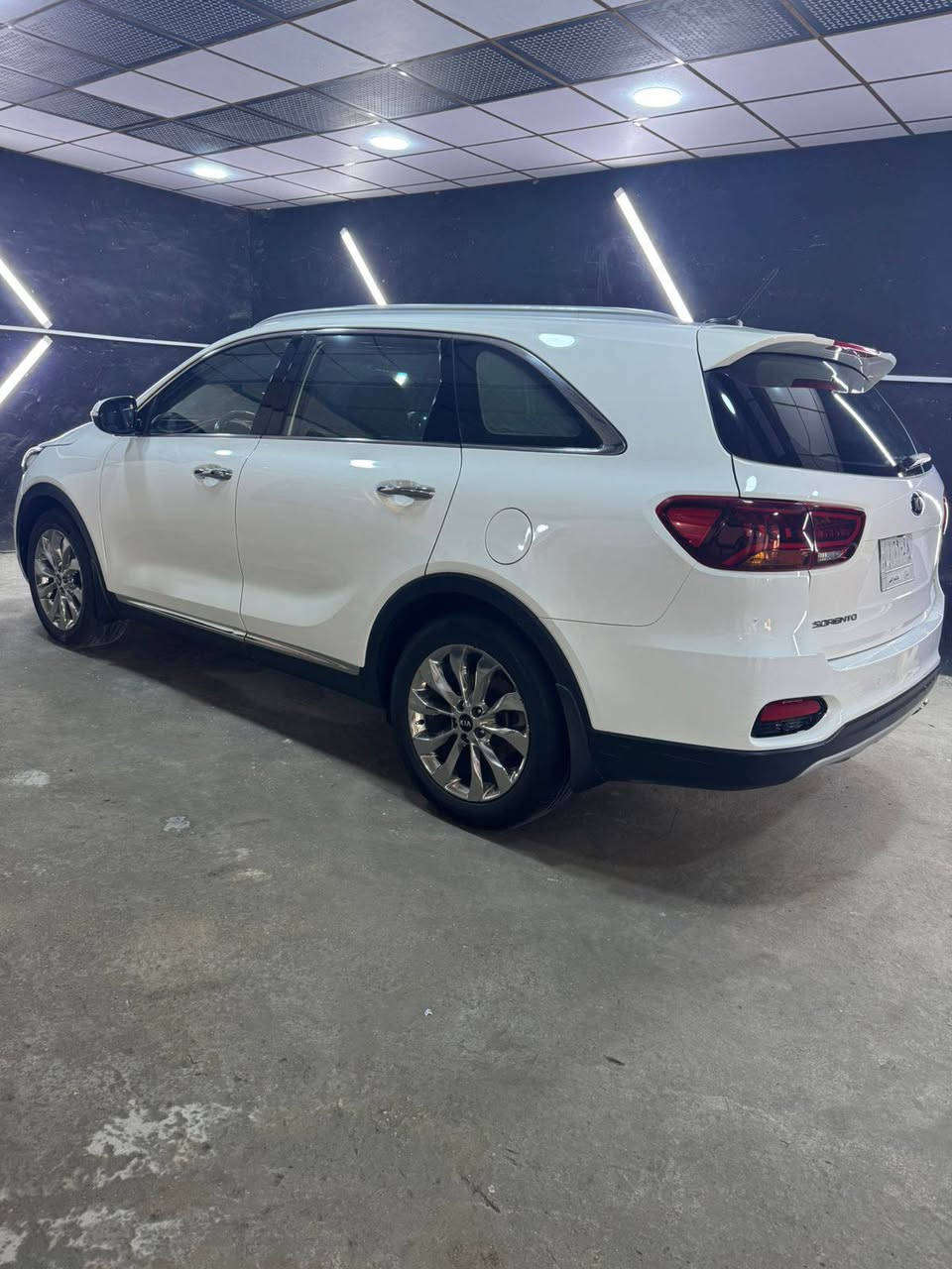 السلام عليكم
سورنتو 2018 
بيها بارد وصبغ بالباب
السعر  213 وبيها محال 
للاستفسار مراسلتنا على الخاص او الرقم ***********
