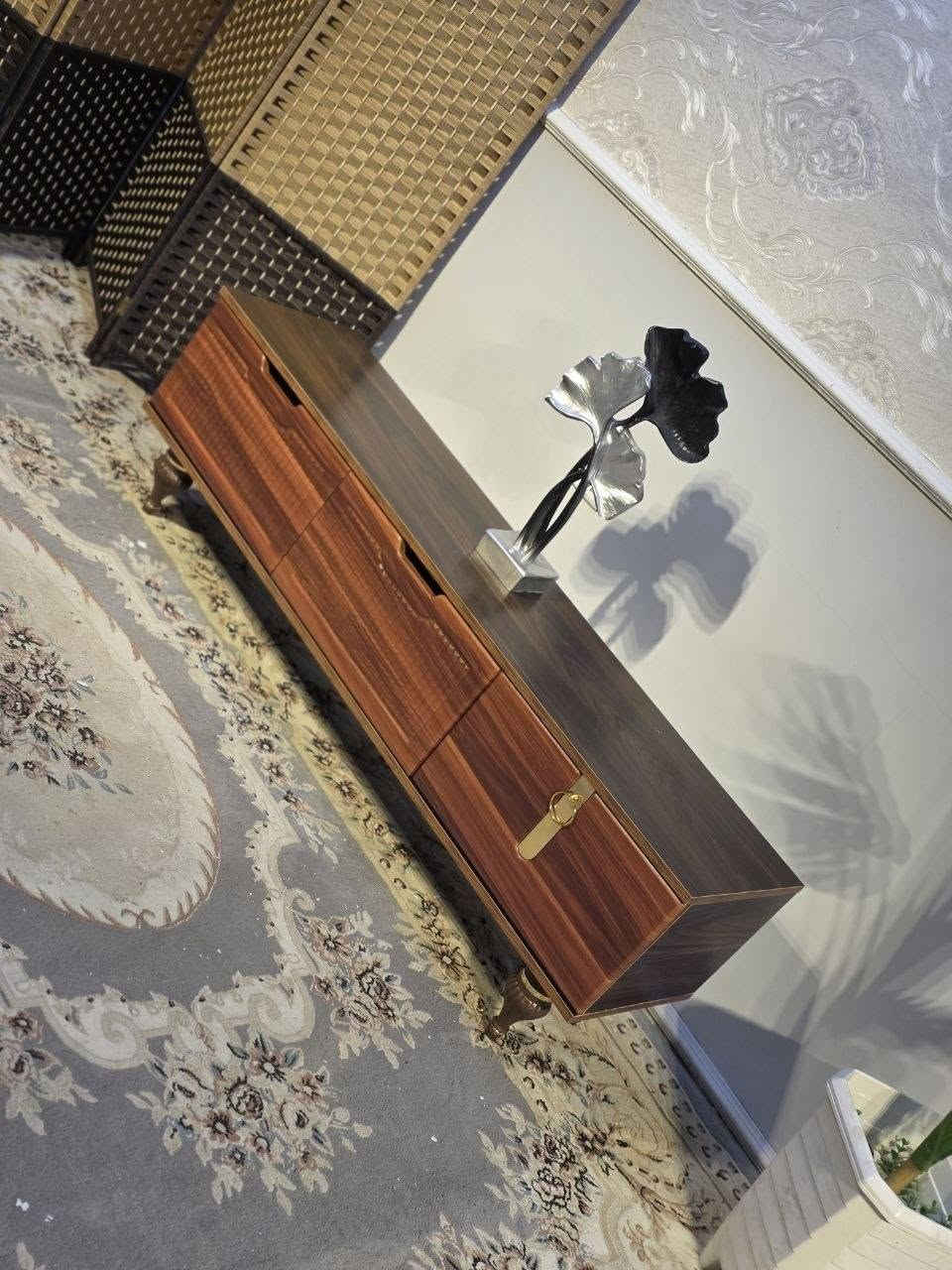 ميز تلفاز انيق وعصري 

 القياسات: ▪️ العرض: 140 سم
▪️ العمق: 35 سم
▪️ الارتفاع: 45 سم

 السعر:75 الف 

 التوصيل مجاني لكل العراق 🇮🇶 بغدادو جميع المحافظات


**إذا كنت صاحب هذا الإعلان وتريد حذفه لأي سبب، رجاءا أرسل رسالة إلى الدعم الفني**