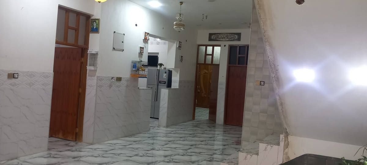 السلام عليكم 
للبيع زين القوس شارع الكفاح
200ع ساحه مطلوب اسكان 
***********
***********

