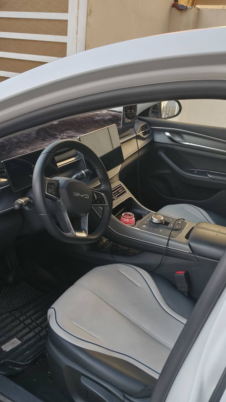 BYD دستروير 2025 مواصفاتها معروفه
بيها طخه خفيفه بالجنطه والسياره مكفوله كفاله عامه ماشيه ٣٠  كلش نضيفه السيارة وبيها ملاحظات بالدعاميه بسيطه ب٢٠٥٠٠   مكان بغداد الدوره ***********
