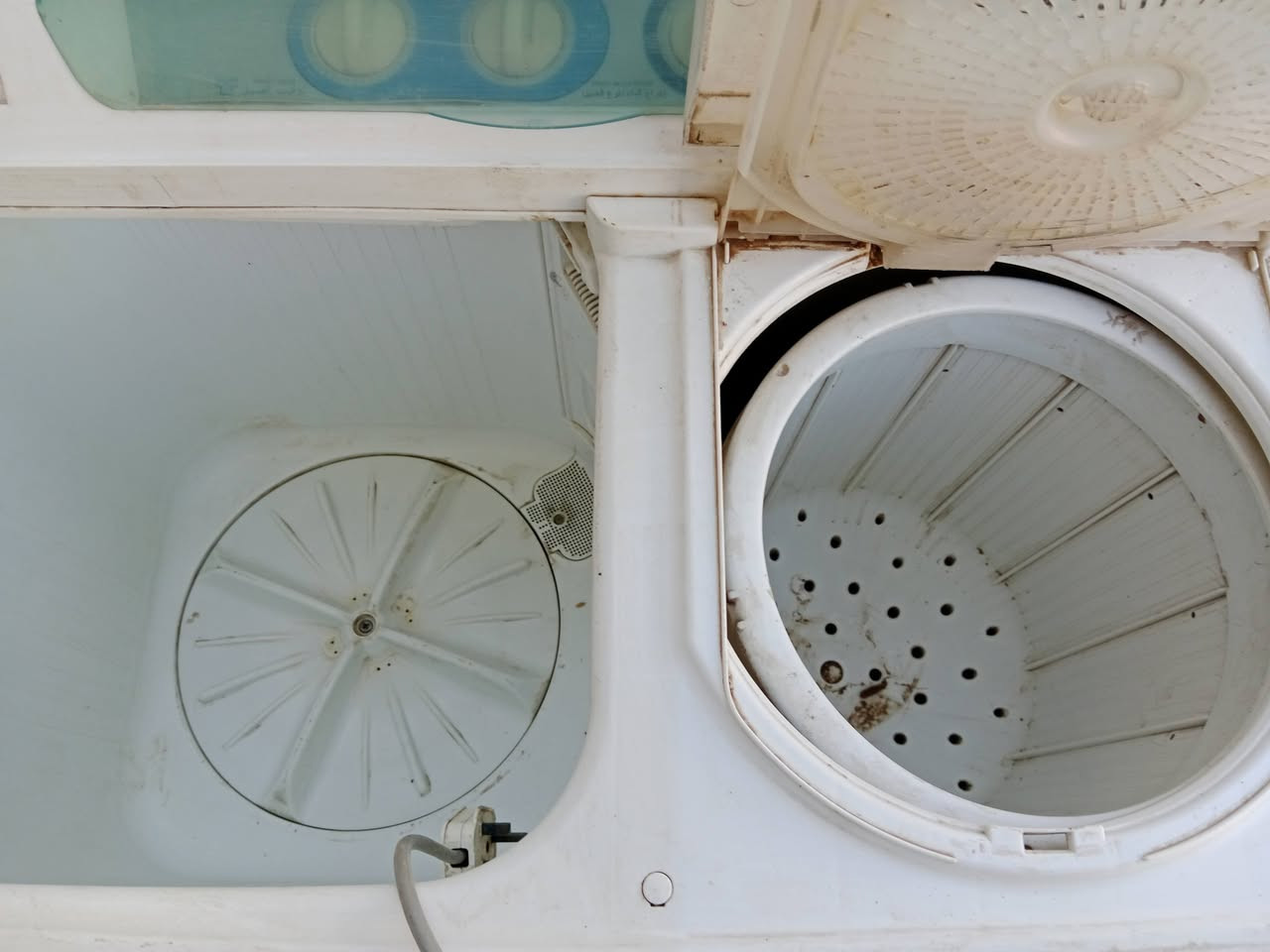 السلام عليكم غساله هيتاشي ياباني شغاله وع الفحص للبيع 85 الف قفل حله شارع 80 تلفون ***********
