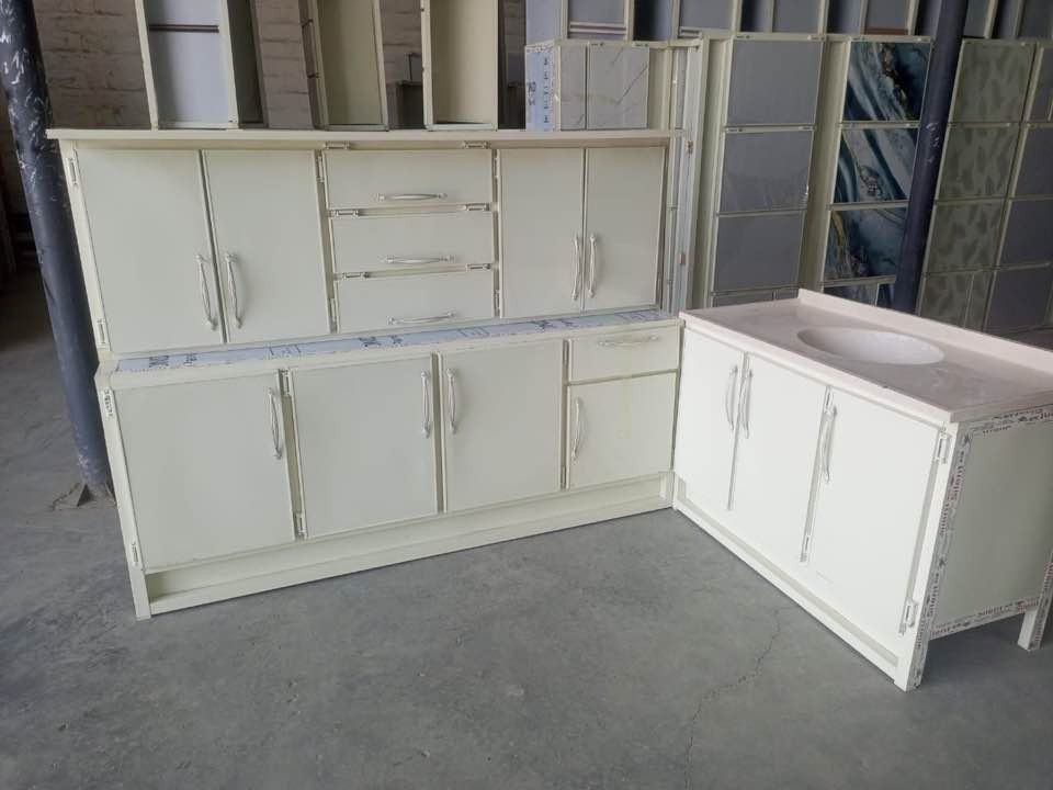 كاونتر مترين. أرضي. مترين. ملحق. .  مع سنك مرمر متر و 20 سم.


**إذا كنت صاحب هذا الإعلان وتريد حذفه لأي سبب، رجاءا أرسل رسالة إلى الدعم الفني**