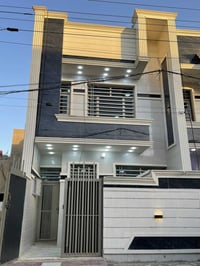 دار للبيع حديث المساحه 100 متر الواجهة 5 والنزال 20 يحتوي على استقبال ...