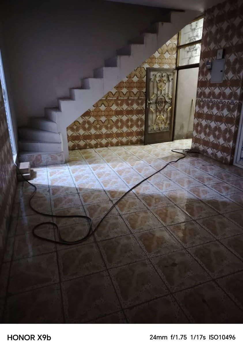 يوجد لدينا
شقه للايجار مساحة 100 متر

غرفتين كلدور مطبخ صحيات

سعر الاجار 250 الف

حله حي المهندسين قرب مجمع الكفيل شارع العميدي

للاستفسار الاتصال على الرقم ***********
