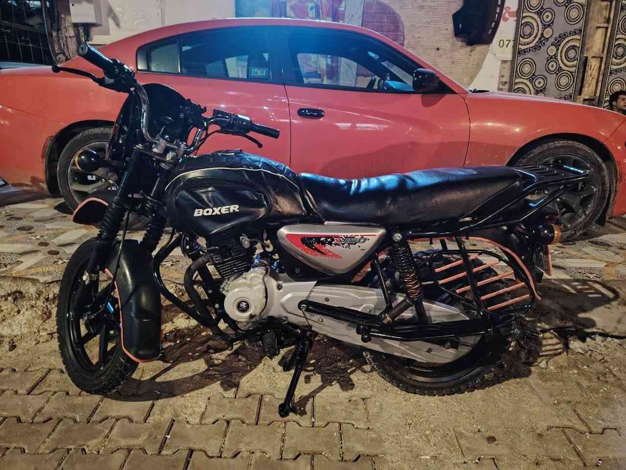 سلام عليكم دراجه بوكسر رقم وسنويه مجفته مره واحده البيع سعر1850 العلوان حيانيه رقم ***********
