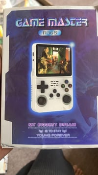 جهاز ألعاب متنقل • كونسول محمول