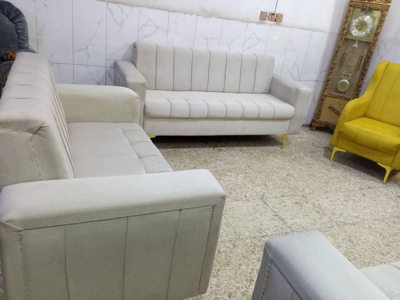 تخم تكمه نظيف جدا 10مقاعد ب250الف وبي مجال المكان الوشاش *********** يوجد توصيل  بكروة يوجد واتس اب
