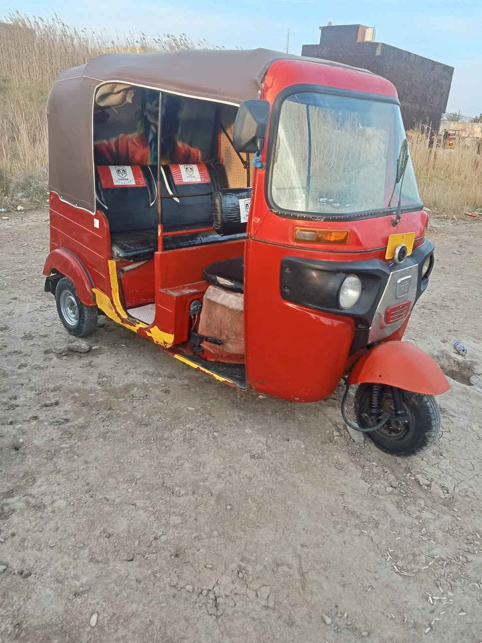 السلام عليكم تكتك موديل 18
مرقمه وكامله تحويل ثاني يوم مكينه 20 

بيها خياسات بل دوس الماميه من جوه 

الشراي فقط يخابر مكاني ديالئ بعقوبه 

للستفسار تصل ‏‪0773 671 4199‬
