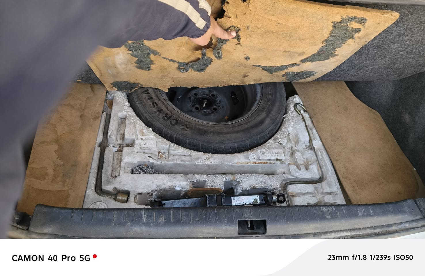 السلام عليكم سي كي 2013 سيارة نضيفه و جاهزه محرك قبل شهرين شاده مال كصه باتري جديد تايرات نضاف بدون ضرر فقط بيها بارد موضح بالصور تدفىه تبريد شرط الوكاله و التحويل باسمنا ا
كاربون بانزين السعر 54 و بيها مجال للطيبين خابر و ادلل
***********
***********
