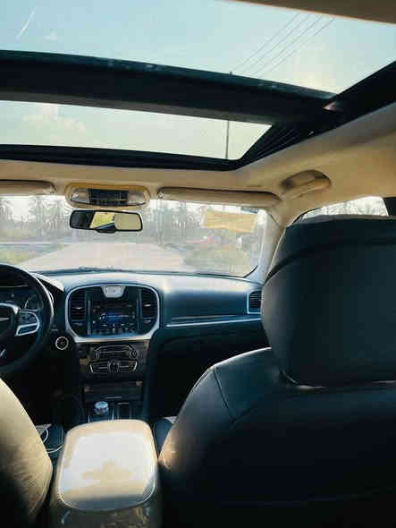 اوباما C فول مواصفات ماعده الرادار للبيع مديل2017 اصل  داخله كفاله السياره وارد كندي بس هنا بيهه طخه بالجاملق الايسر الامامي وطابگ على البنيد ومتعور البنيد البوز مالته ومعدلات ثنينهن ومصبوغ شبر الخشم مال الجاملغ والبنيد مصبوغ لحد الزراك والقماره منكده ومسوايه والباقي كفاله لافتح ولا تبديل والعلم السياره بدون ايرباك السعر 220 والشراي يتصل *********** ابو الخصيب
