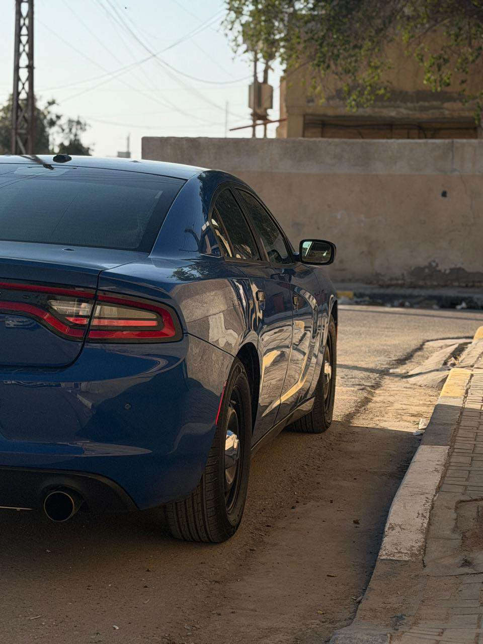 سلام عليكم 
جارجر بوليسي 8
مديل 2018
السياره تقرير غرق كفاله عامه ما عده تعديل بارد بلجاملغ الامام صفحت اليسره فقط 
كير مكينه حداد تخم تاير كله جديد واني شاد بيدي 
السعر 165 وبيه مجال شي بسيط
الرقم *********** البصرة, العراق
